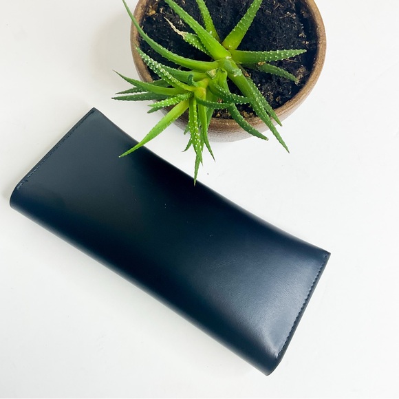 SAINT LAURENT Black Leather Sunglasses Case – Luxury Designer Eyewear - Picture 4 of 5